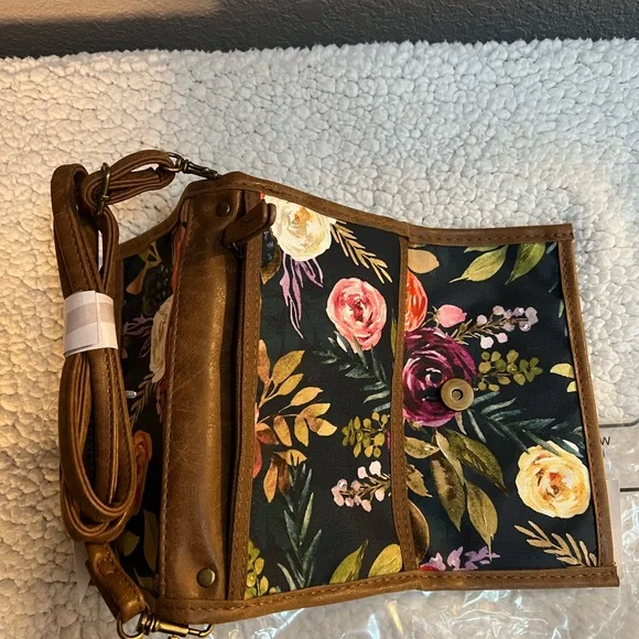💐💐DONNA SHARP Sydney Crossbody Wallet Tri-fold, adj. strap (reg.$39 NWT - Picture 3 of 10